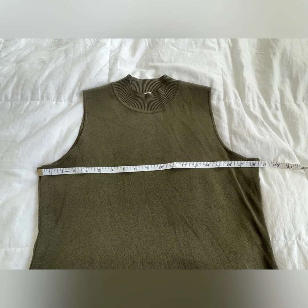 Exclusively Misook Sleeveless Knit Shell Top Olive Green Size M Mock Neck - Picture 6 of 7